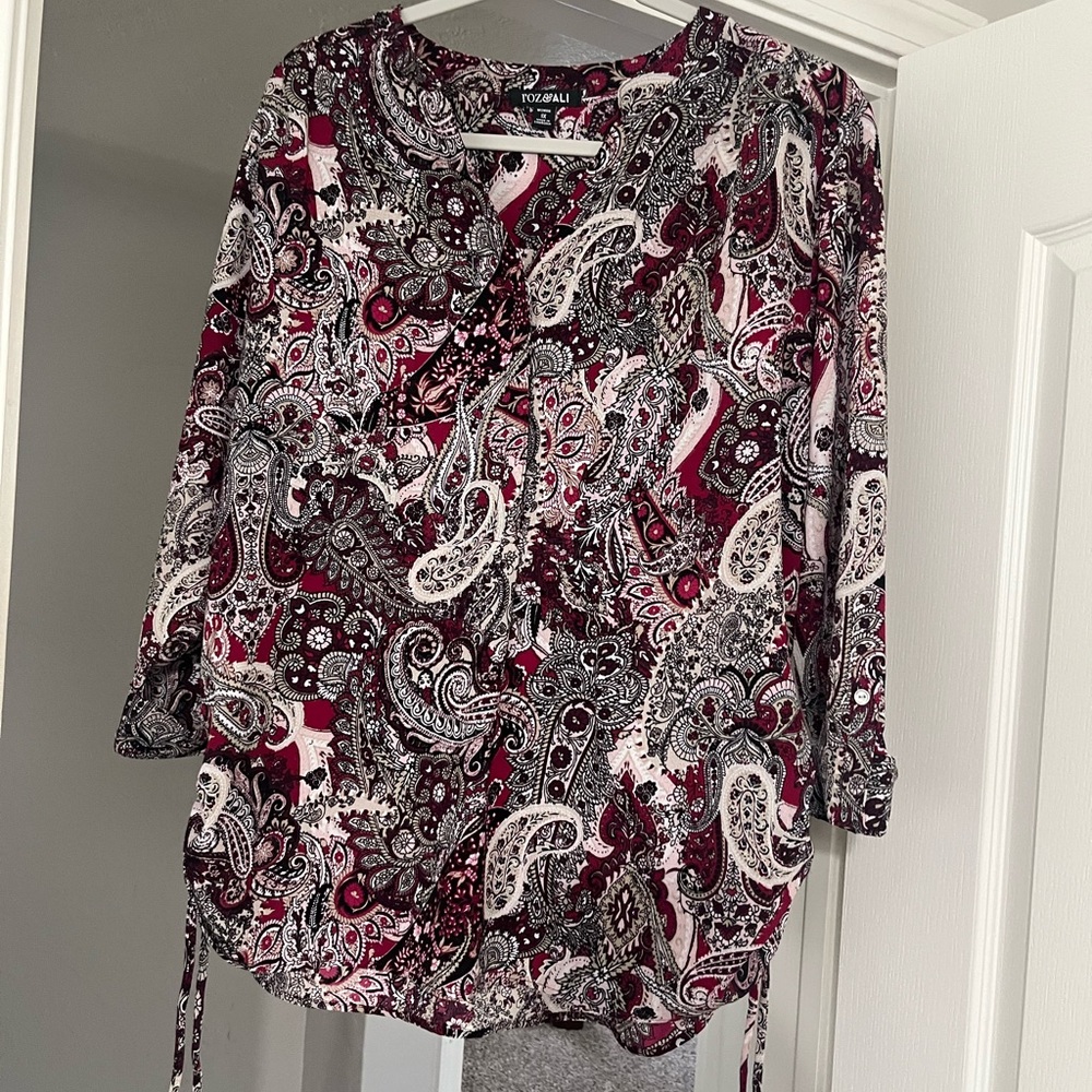 Roz & Ali Black and White 3/4 Sleeve Blouse with Tie Front